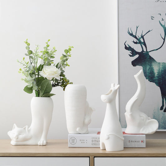 Minimalist White Ceramic Vase – Elegant Home Décor